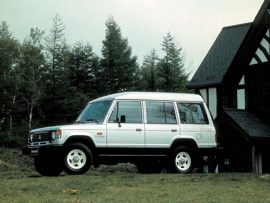  Mitsubishi Pajero Wagon High Roof I 1983 года  (фото 11 из 11)